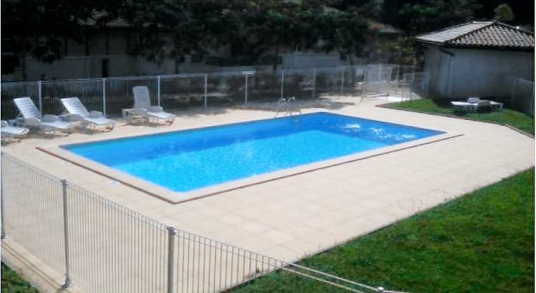 Apartment with pool in Bayonne