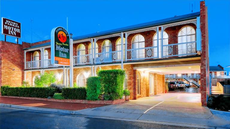 Motel Parkes