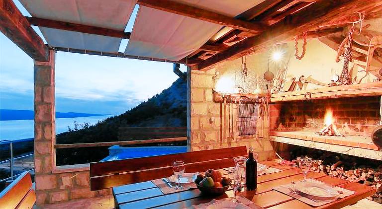 Vacation home with pool — photo 5