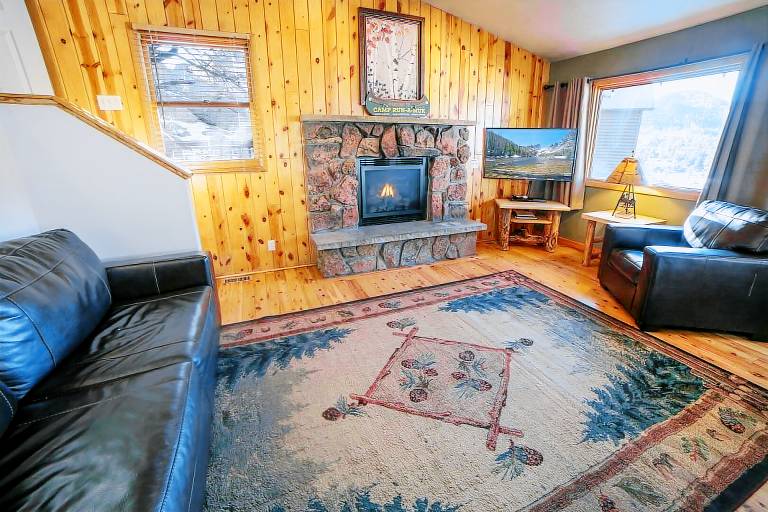 Cabin with terrace & private pool — photo 3