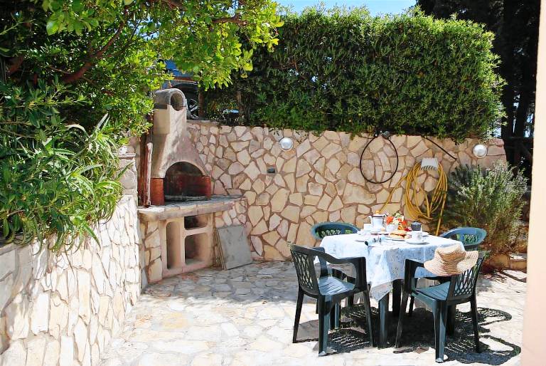 Children-friendly vacation home with barbeque & patio | Sea view | Dogs allowed — photo 4