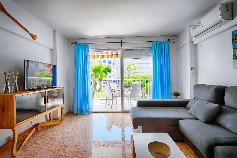 Fully equipped holiday apartment with terrace, yard & fast internet | Garden view | Beach nearby | Pet-friendly — photo 3
