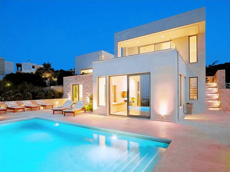 Fully equipped vacation home with garden, patio & private pool | Pet-friendly — photo 3