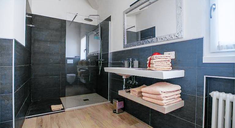 Charming serviced apartment with pool, garden & patio | Close to the beach | Good for workation | Pets allowed — photo 2