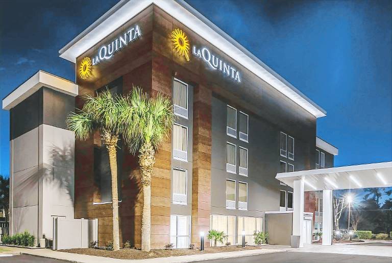 La Quinta Inn & Suites by Wyndham Myrtle Beach - N Kings Hwy in Myrtle Beach, SC