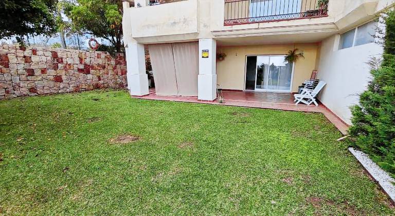 Holiday apartment with pool — photo 4