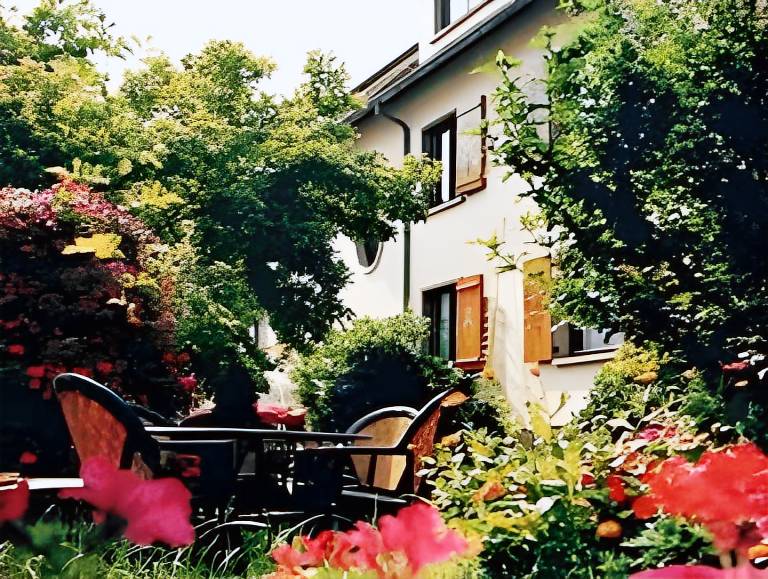 Logis Hotel du Centre Halte ideale en cyclotourisme avec garage a velos clos