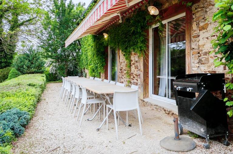 Spacious and bright holiday home in the heart of Périgord, terrace, pool & nature — photo 2