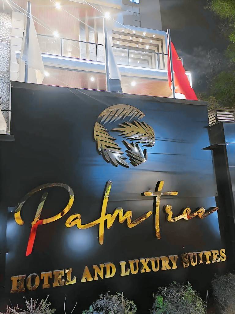 Palm tree hotel
