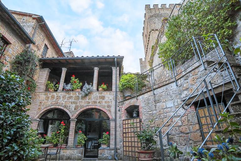 Castillo  Proceno