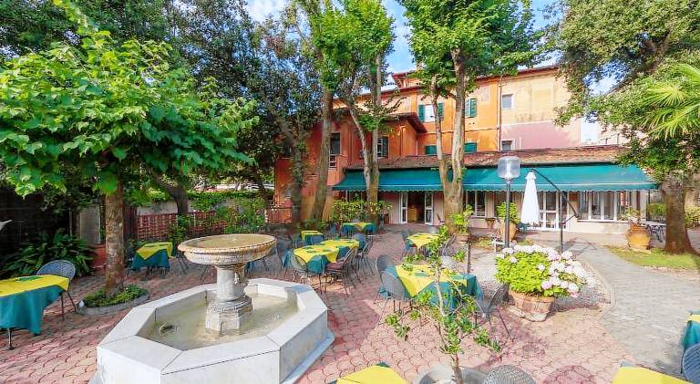 Albergo Battelli Only Adults — photo 4