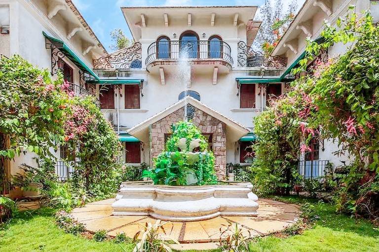 325 m² Villa