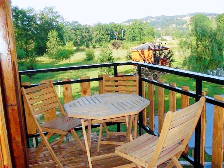 Gite with terrace, yard & BBQ — photo 4