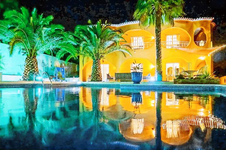 Ferienhaus in Alcantarilha, Armação de Pera f&uuml;r max. 14 Personen am Atlantik