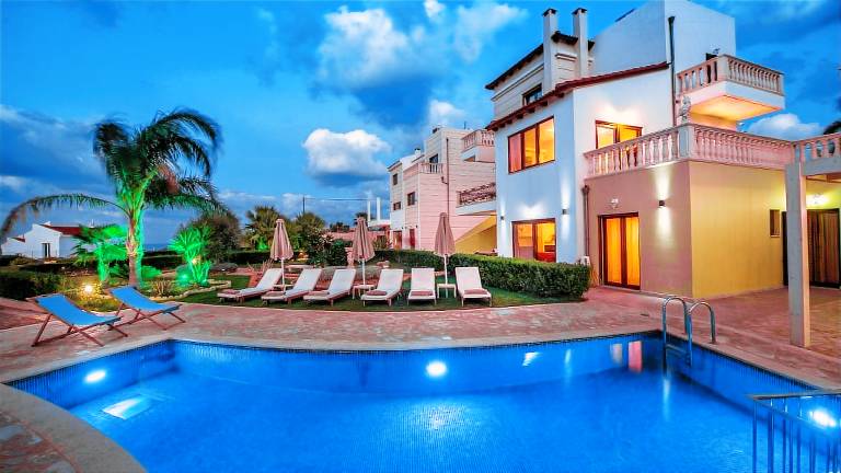 Sunshine Villa with Private Pool by Checkin in Hersonissos