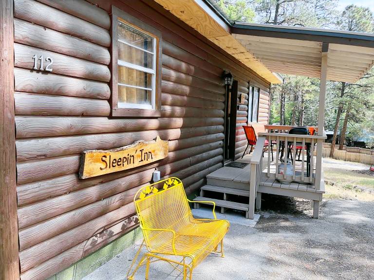 Family-friendly lovely cabin with hot tub & barbecue | Mountain view | Pet-friendly — photo 4