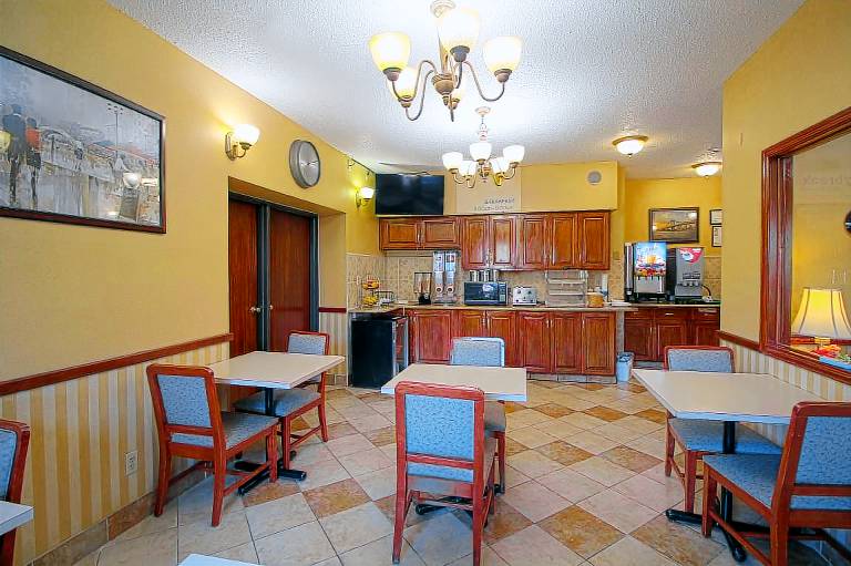 Geneva Motel Inn — photo 3