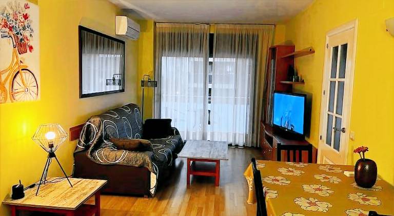 Apartment with pool — photo 2