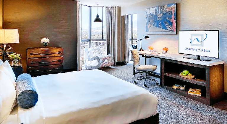 Whitney Peak Hotel Reno, Tapestry Collection by Hilton — photo 2