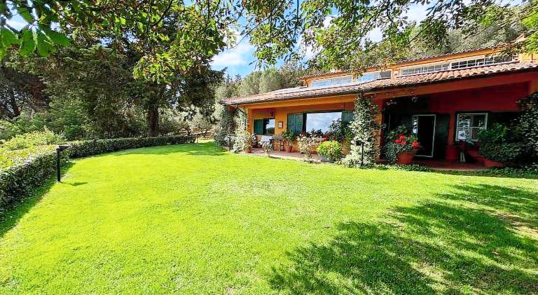 400 m&sup2; Villa