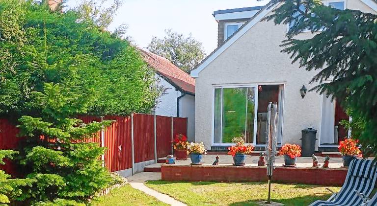 House with 4 rooms for 8 persons in Warwick
