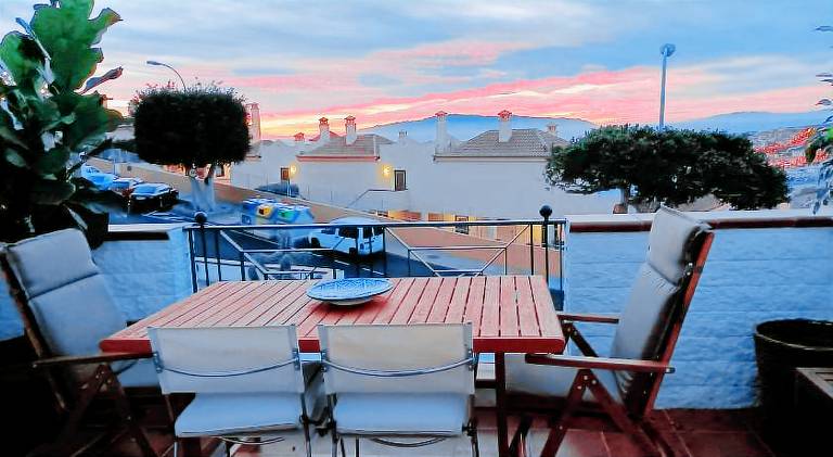 Fully equipped rental apartment with private pool, terrace & yard | Dogs allowed — photo 5