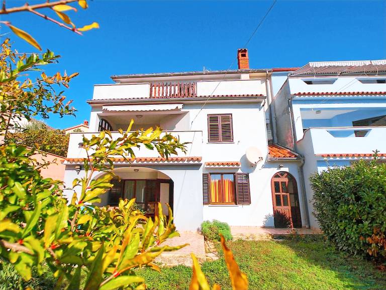 Child-friendly apartment with barbeque & terrace | Dogs allowed in Medulin