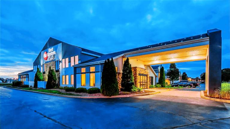 Syracuse Grand in Liverpool, NY