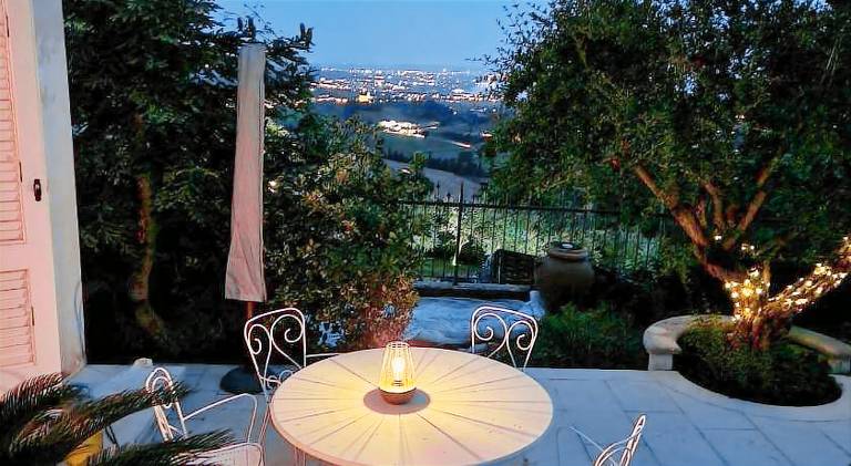 Apartment with pool — photo 3