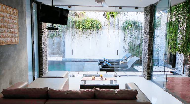 Villa with pool & hot tub | Beach nearby | Dogs allowed — photo 5