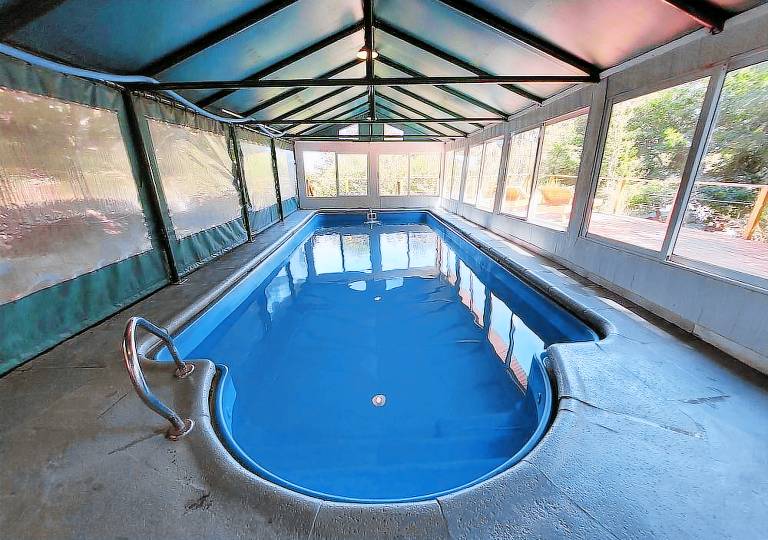 Lovely lodge with yard, pool & patio | Close to the beach | Pets are welcome — photo 2