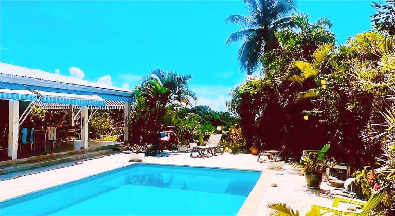 Villa with garden, terrace & grill in Le Gosier