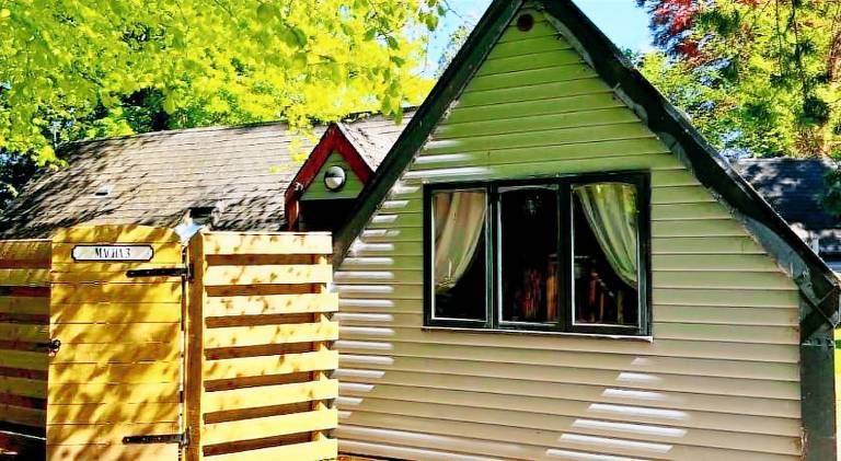 Macha 3 - Hot Tub-Perth-Pets-Family-Luxury-Cabin — photo 4