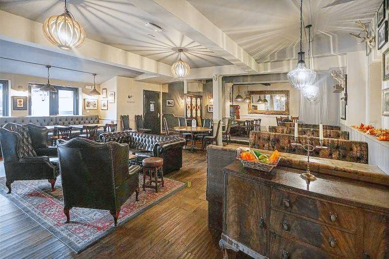 The Kings Arms and Royal Hotel, Godalming, Surrey - The Coaching Inn Group — photo 3