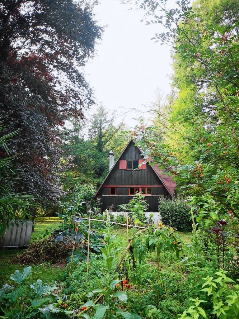 Gite with terrace, barbecue & yard — photo 2