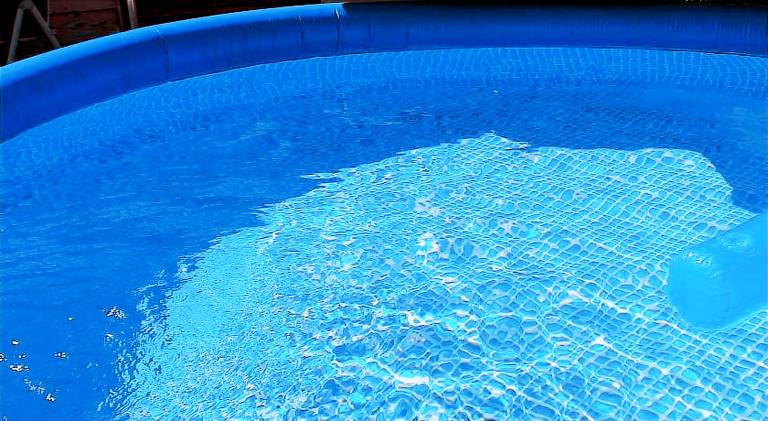 Vacation home with pool — photo 5
