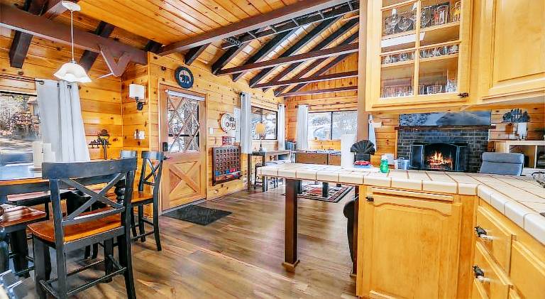 Vacation home with barbeque & patio — photo 3