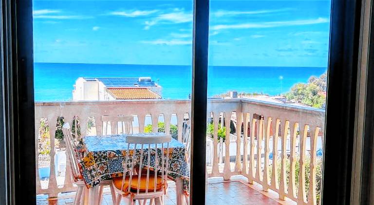Holiday apartment with 1 room for 4 persons in Pomezia