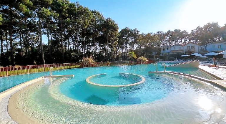 Rental apartment with pool — photo 2
