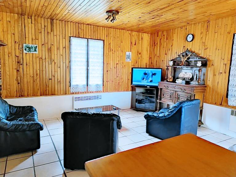Gite with barbecue, patio & garden — photo 3