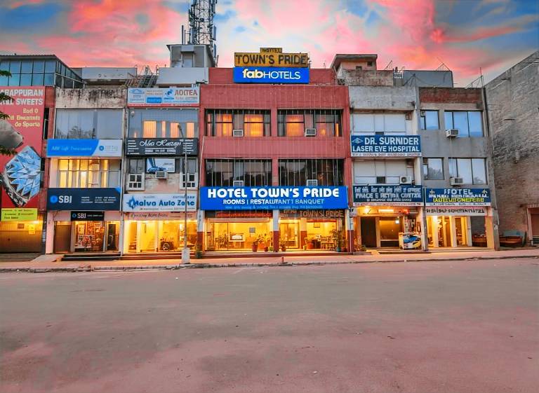 FabHotel Town Pride