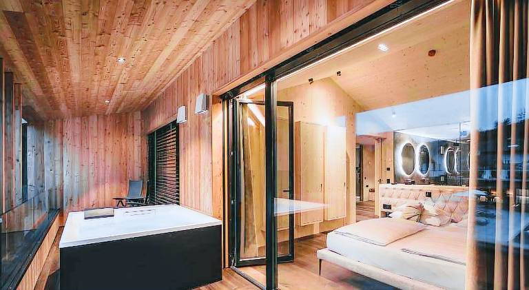 Lodge with patio, yard & pool in Fie allo Sciliar