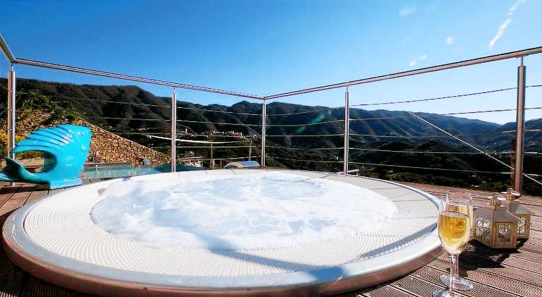 Farm with sauna, patio & jacuzzi | Dogs allowed — photo 4