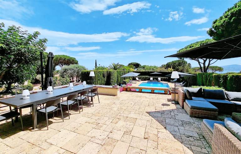 Villa with yard, patio & private pool — photo 5