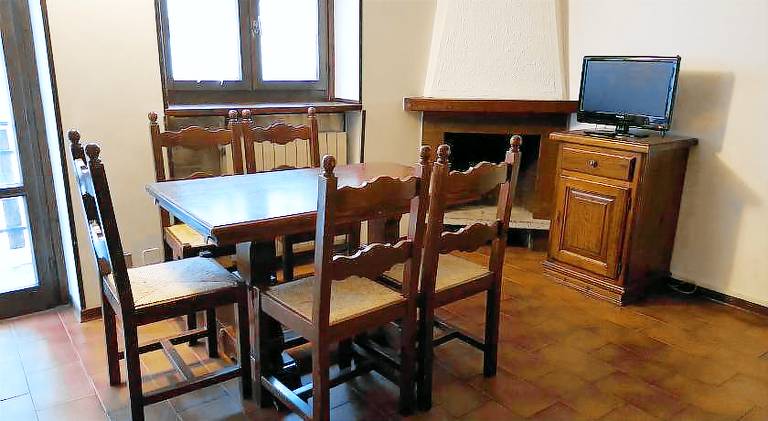 Serviced apartment with 2 rooms for 5 persons — photo 4
