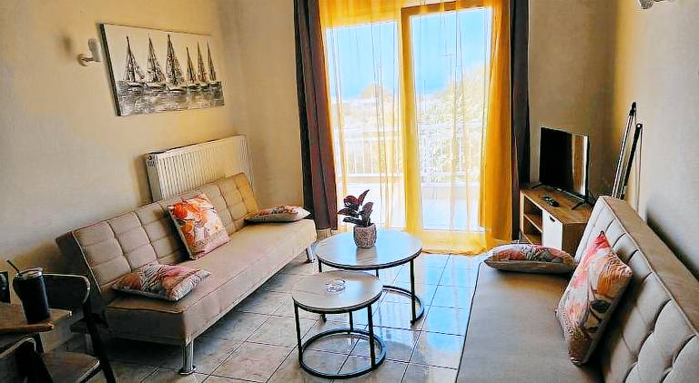 Apartment with terrace — photo 2