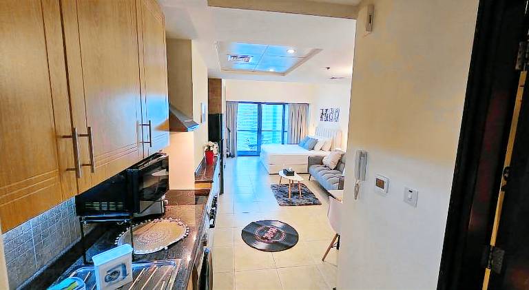 Apartment with hot tub & pool — photo 5