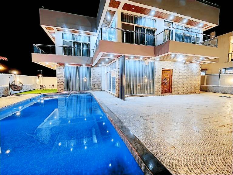 5000 m&sup2; Villa