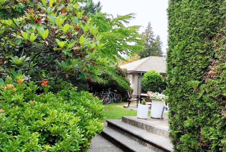 Van Nest near YVR UBC Downtown with Indoor Pool