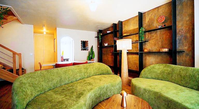 Apartment with patio in Poissy
